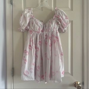 selkie kiss on the lips day dress